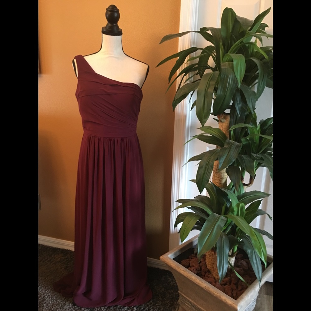 🎉HP🎉Gown, Floor Length🎉
